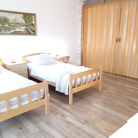 Apartman Tomo Pula Exterior foto